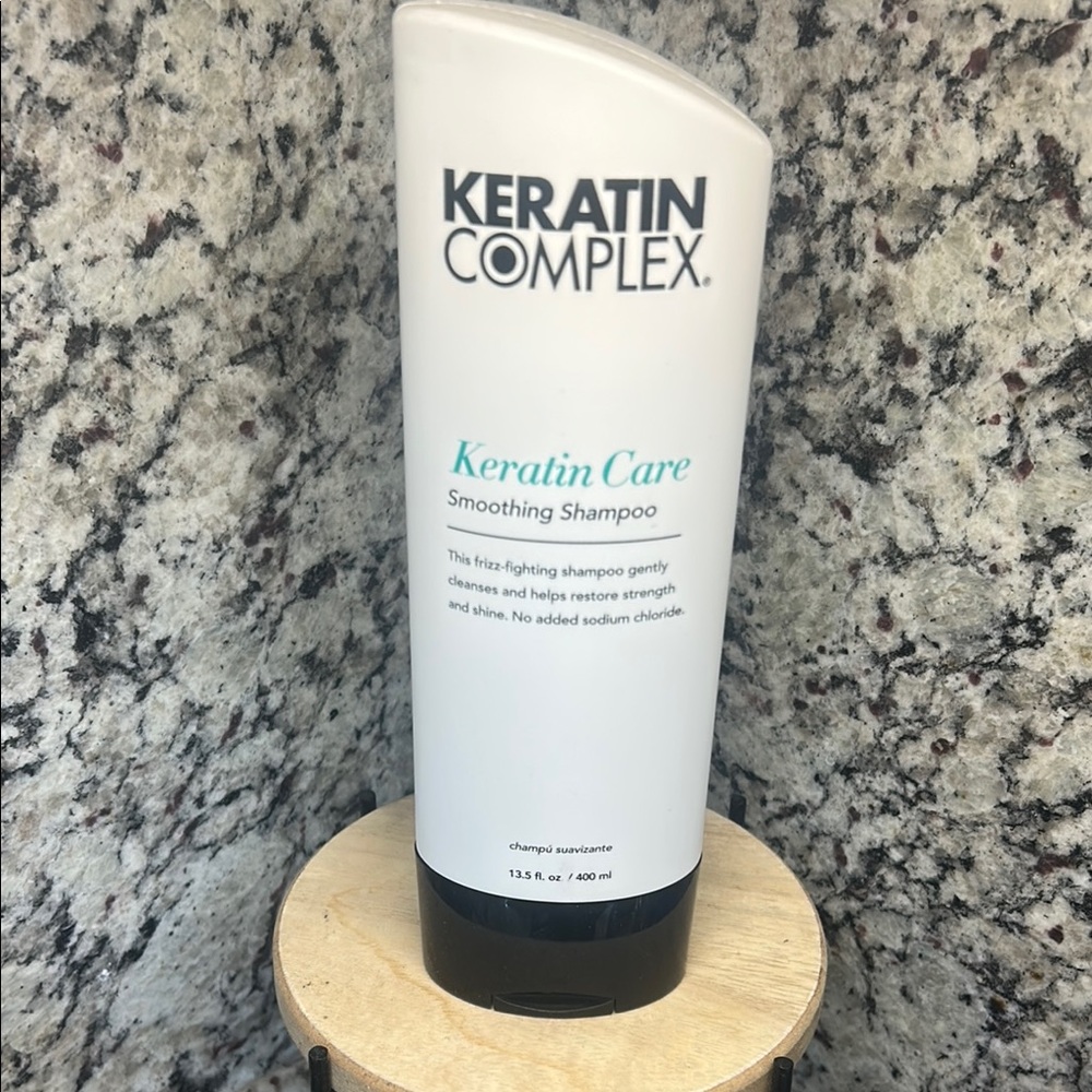 Smoothing Shampoo - White
